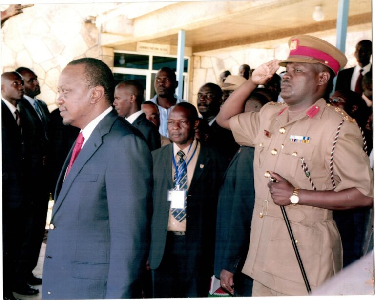 Dr. HONGO with President Uhuru Kenyatta, during the second devolution conference held in Kisumu City